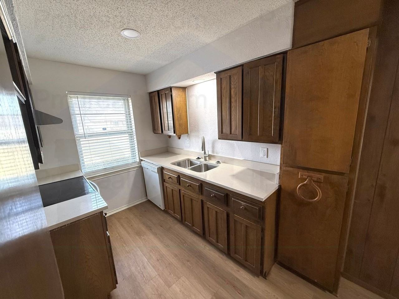 710 Upland Ln - Photo 7 of 17