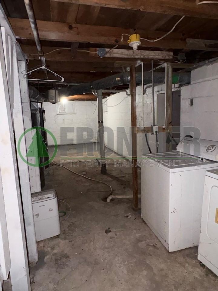 491 Adrian Dr - Photo 2 of 19