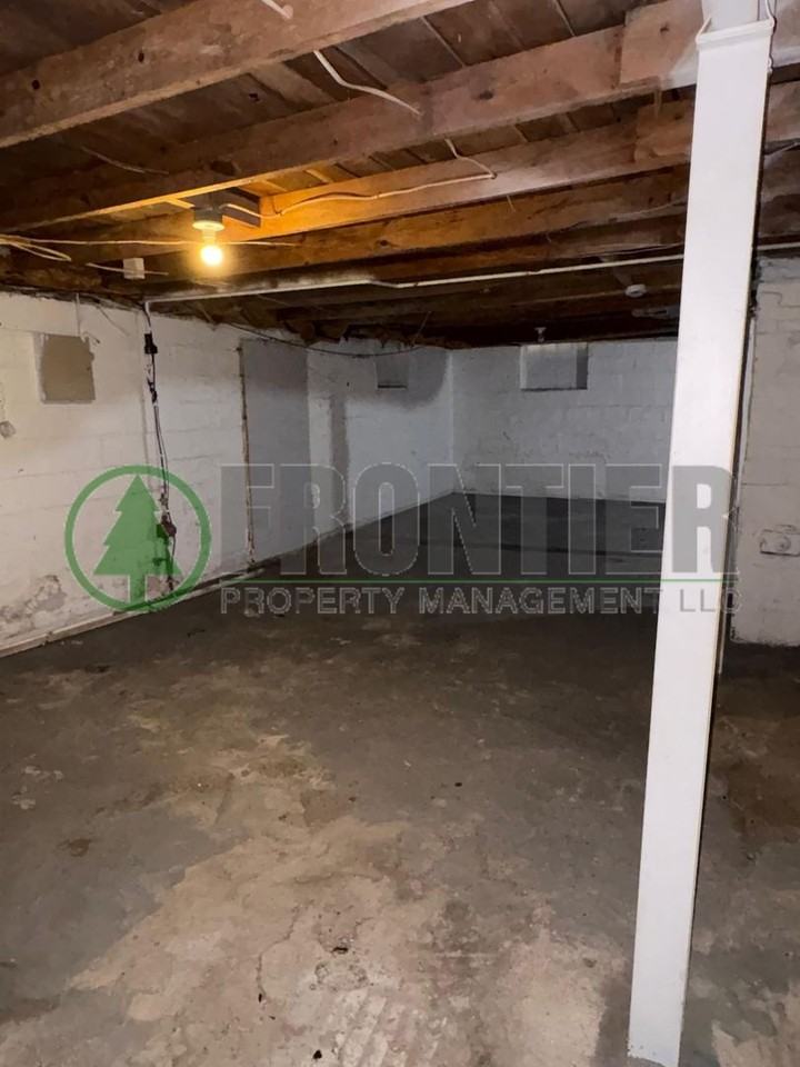 491 Adrian Dr - Photo 3 of 19