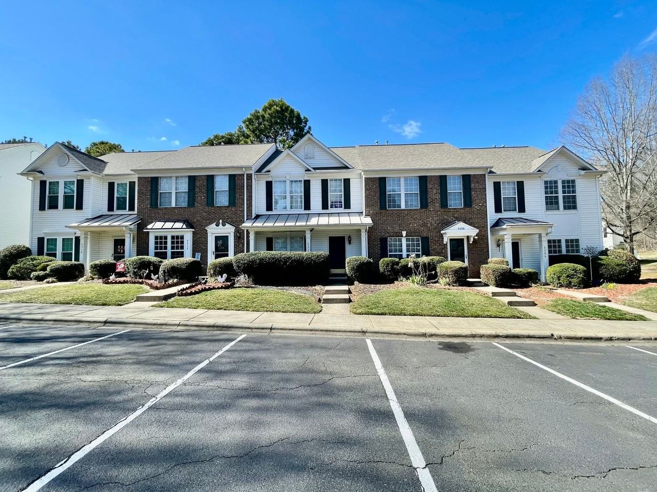 5308 Jocelyn Ln - Photo 2 of 20