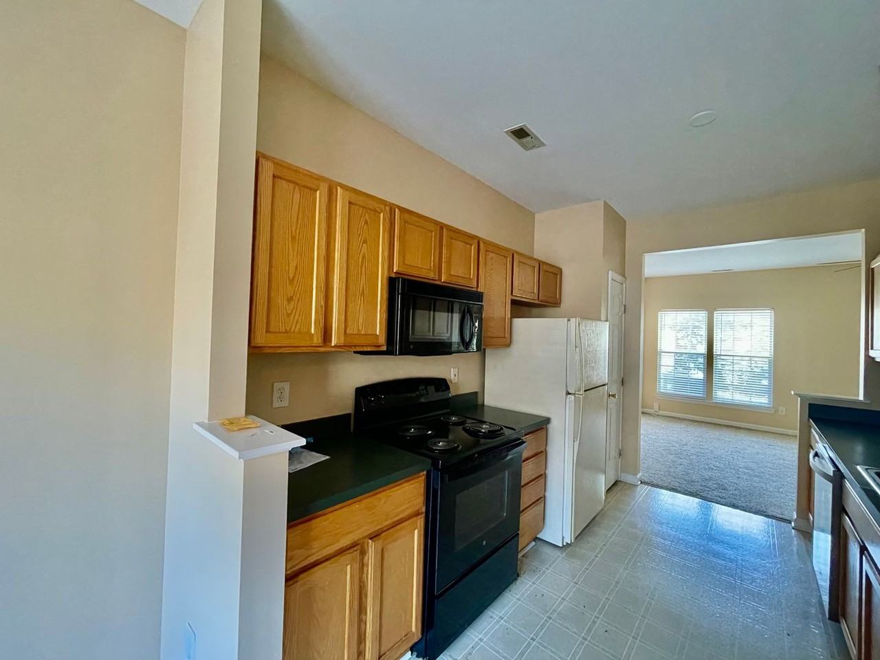 5308 Jocelyn Ln - Photo 5 of 20