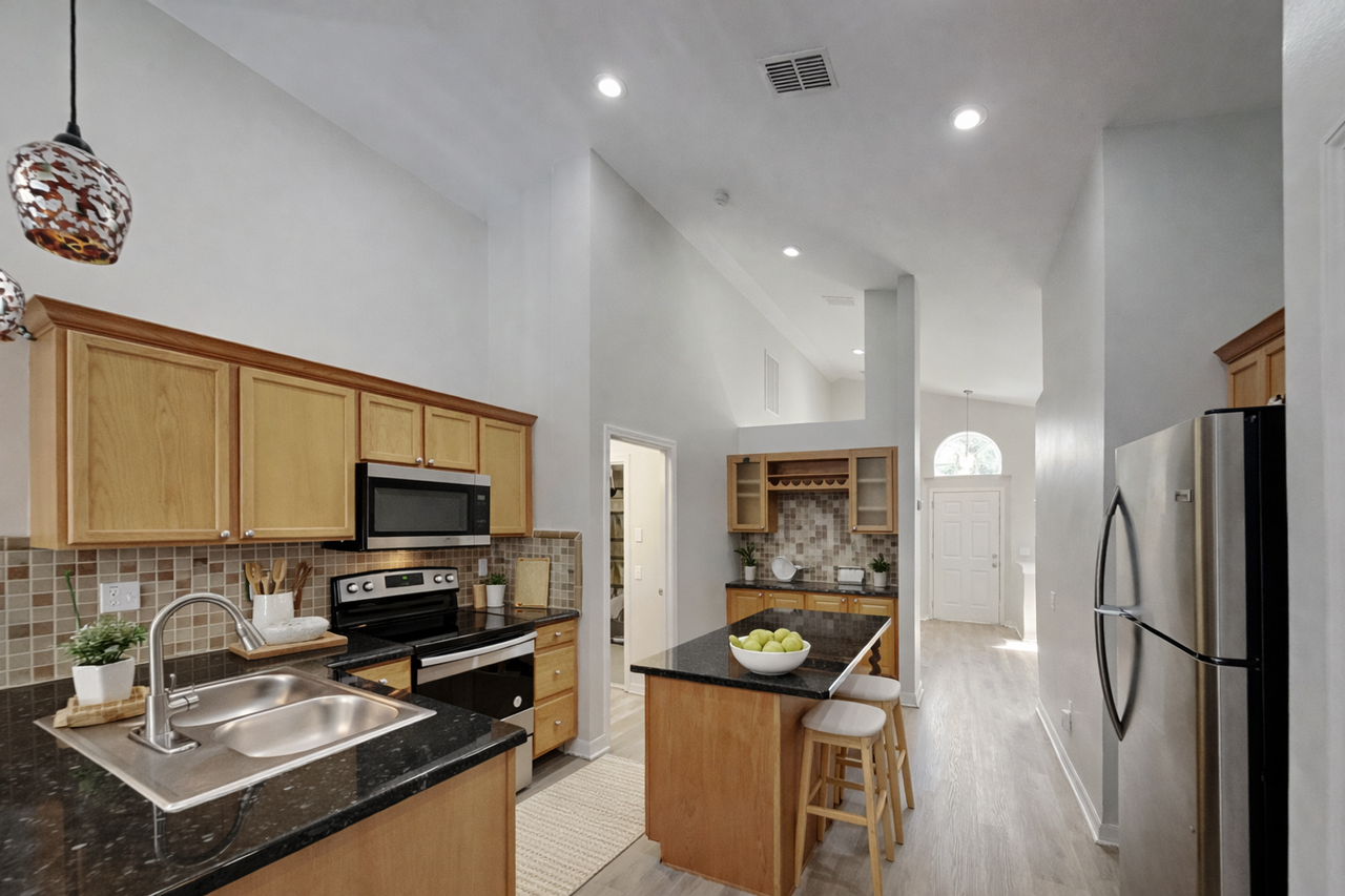 5057 Ayrshire Dr - Photo 4 of 28