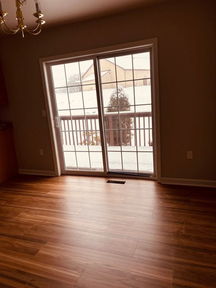 2149 Penn St - Photo 3 of 11