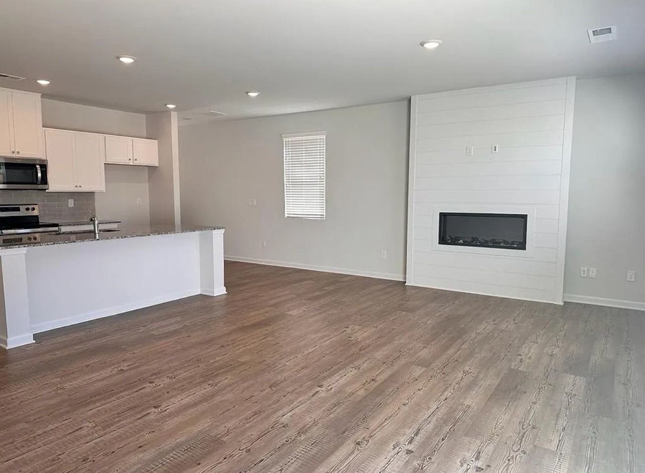 24 Founders Dr - Photo 6 of 24