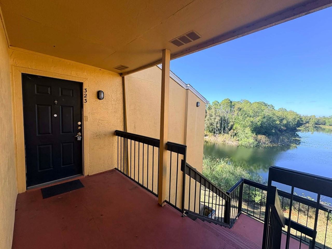 2845 Winkler Ave #323