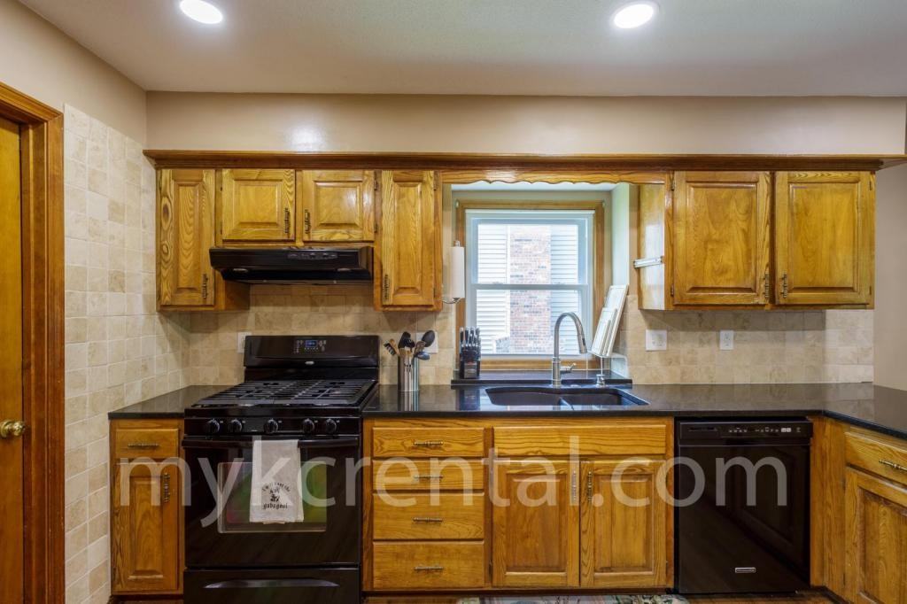 2024 S Downing St - Photo 4 of 31