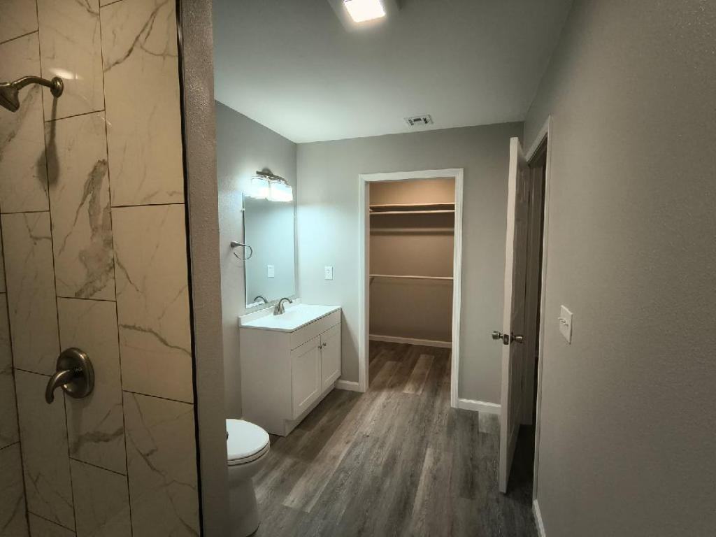 1025 N Quincy Ave Unit A - Photo 5 of 9