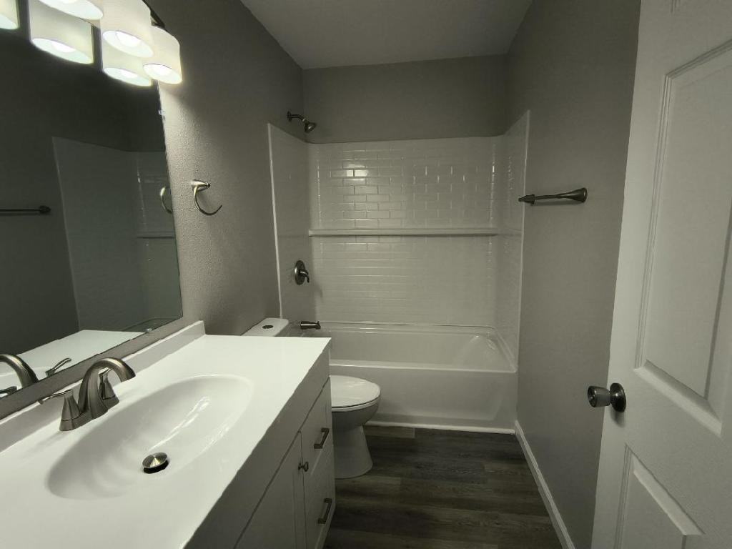 1025 N Quincy Ave Unit A - Photo 7 of 9