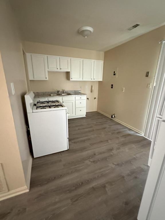 407 Kensington Dr - Photo 4 of 9