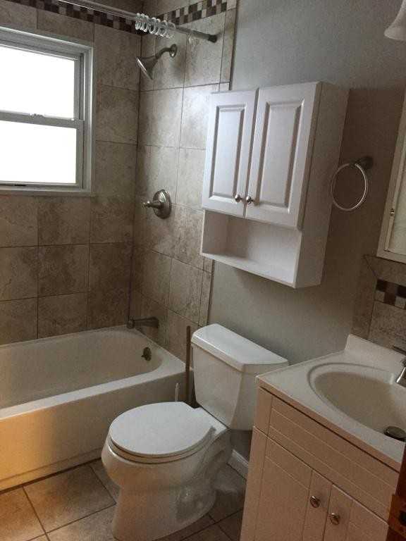 205 Argus Dr - Photo 2 of 6