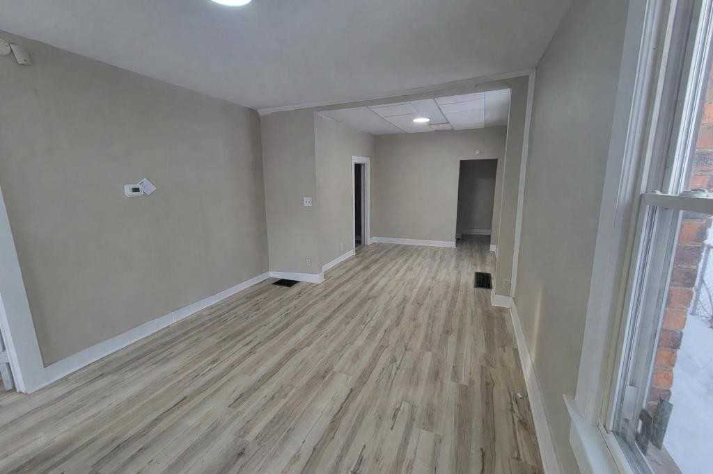 1402 3rd St - Photo 3 of 12