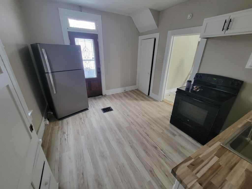 1402 3rd St - Photo 7 of 12