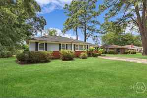 featured image of 7 Chippewa Dr