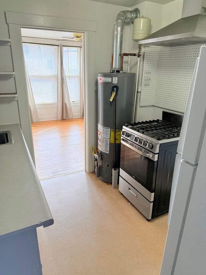 1336 N Weber St #6 - Photo 5 of 16