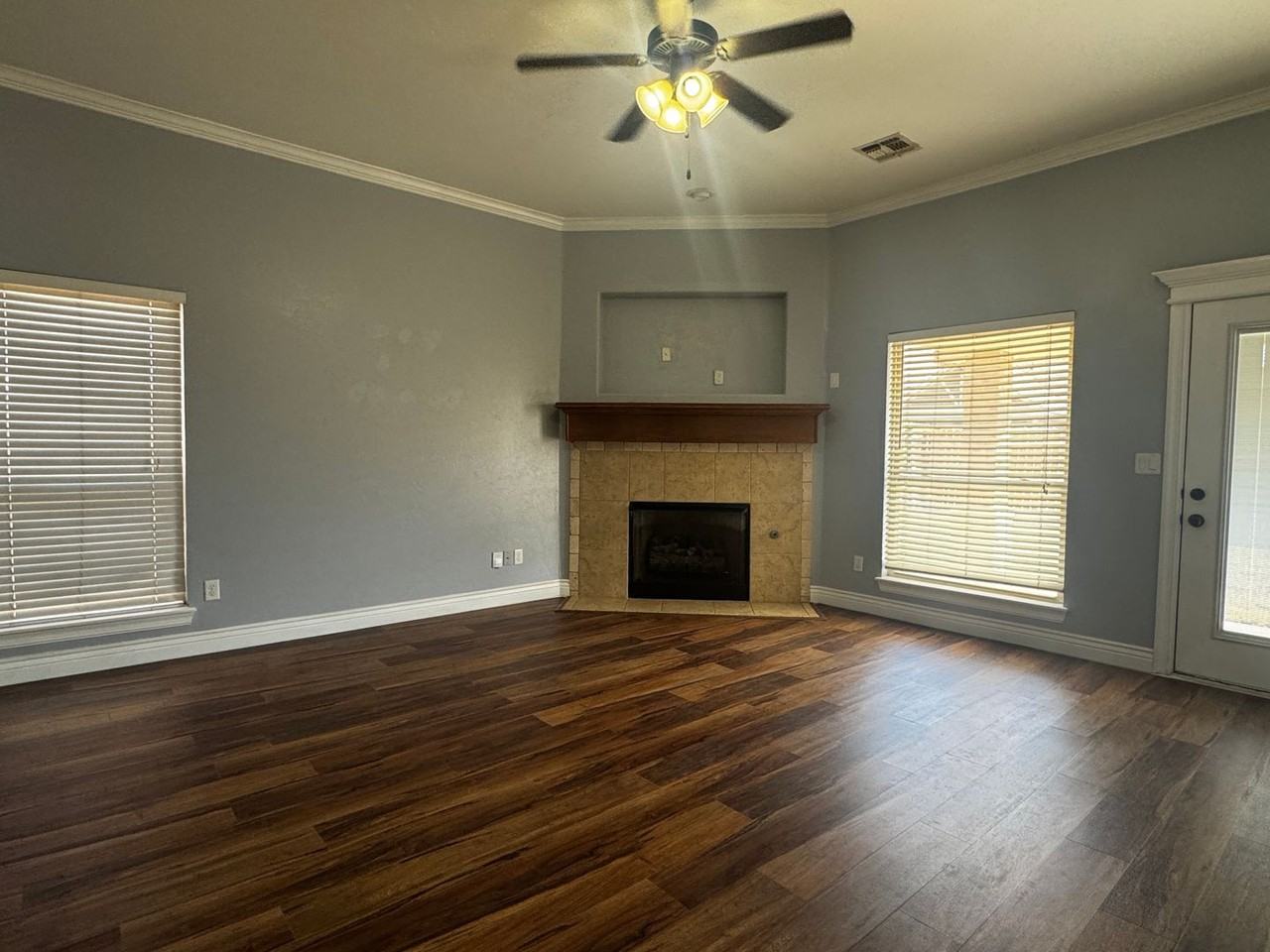 5708 Valor Ave - Photo 5 of 22