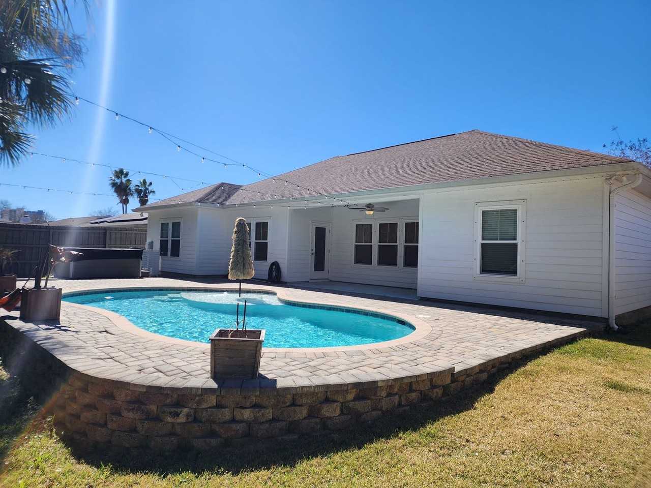 114 Heather Dr - Photo 3 of 35