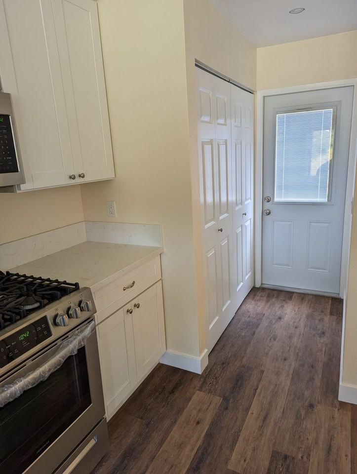 12159 Wilsey Way - Photo 7 of 38