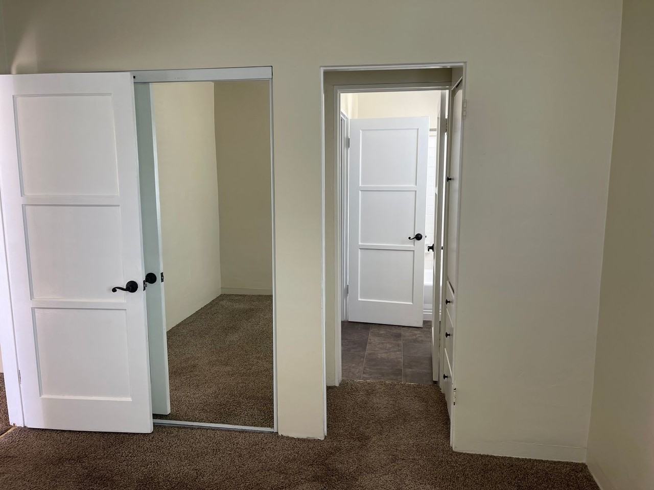 537 W 1st St #A - Photo 5 of 15