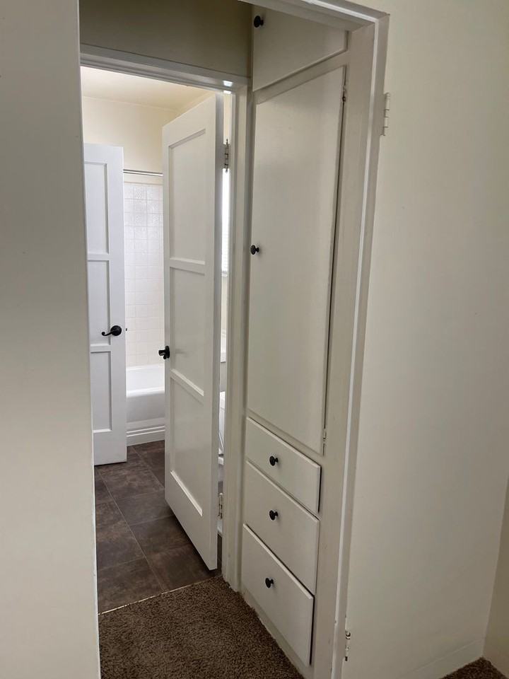 537 W 1st St #A - Photo 6 of 15