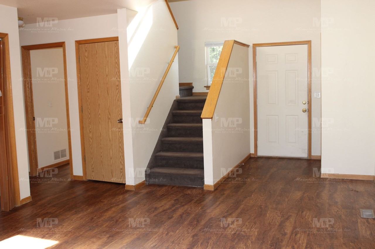 622 S Loomis Ave #B - Photo 4 of 16