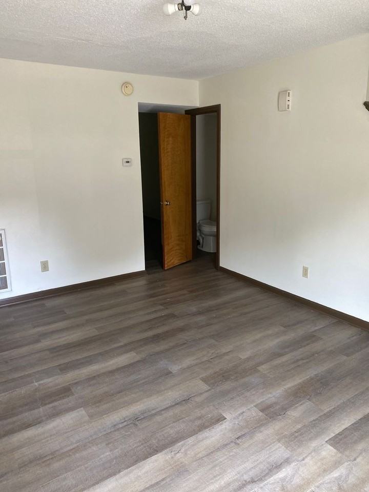 1112 Park St - Photo 2 of 9