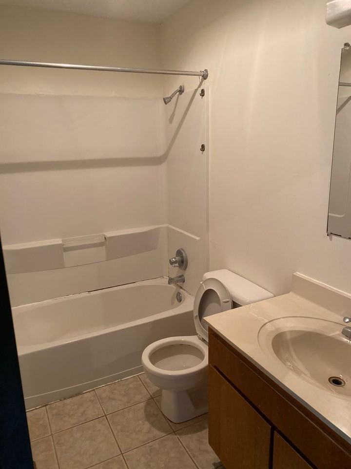 1112 Park St - Photo 4 of 9