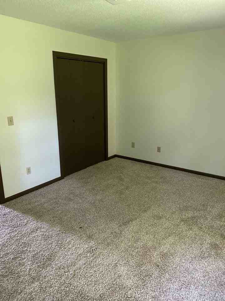 1112 Park St - Photo 5 of 9