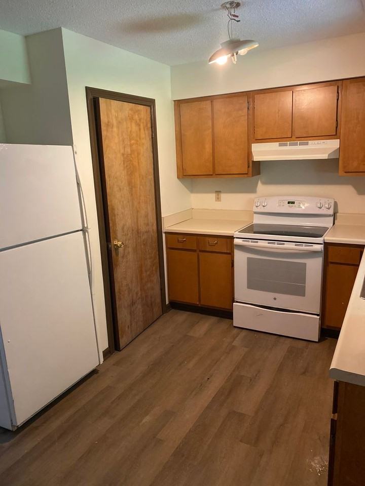 1112 Park St - Photo 7 of 9