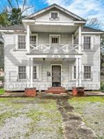 featured image of 324 General Mouton Ave