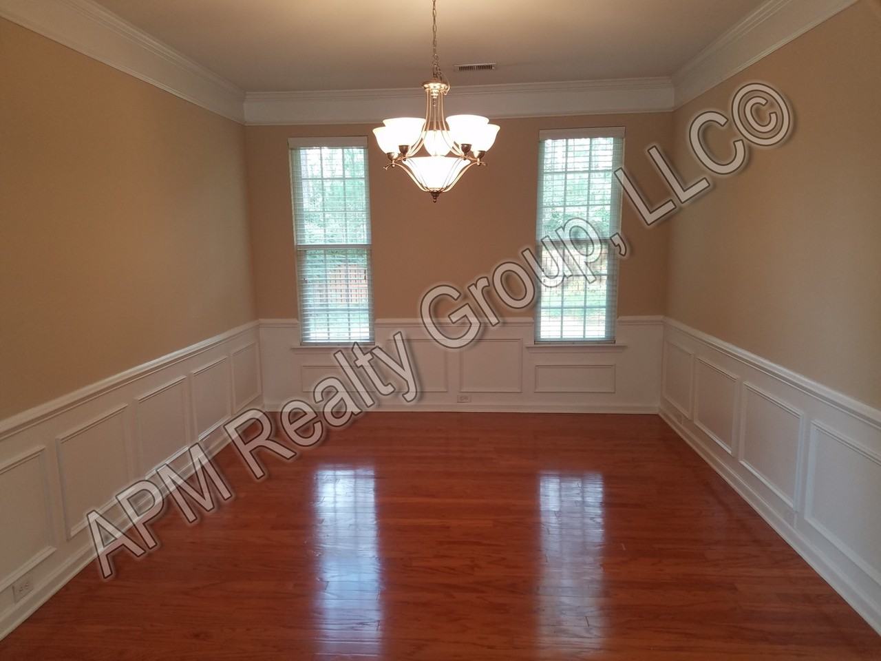 304 Austree Dr - Photo 5 of 26