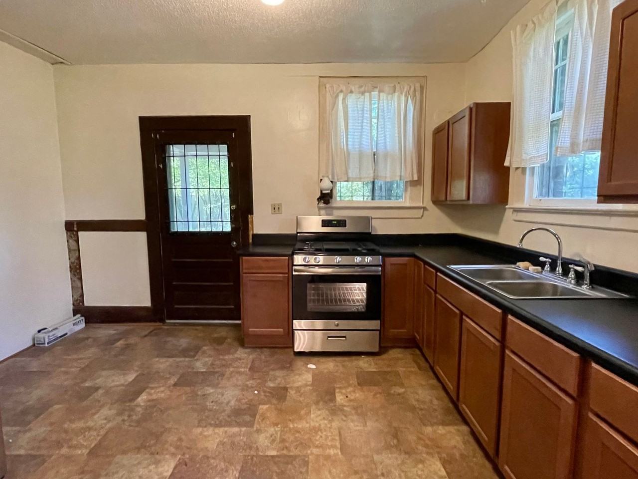 1513 King St - Photo 5 of 10