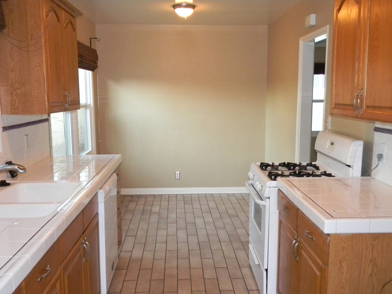 332 E Oakmont Ave - Photo 6 of 15