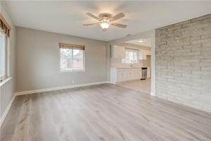 featured image of 1242 E Everett Pl