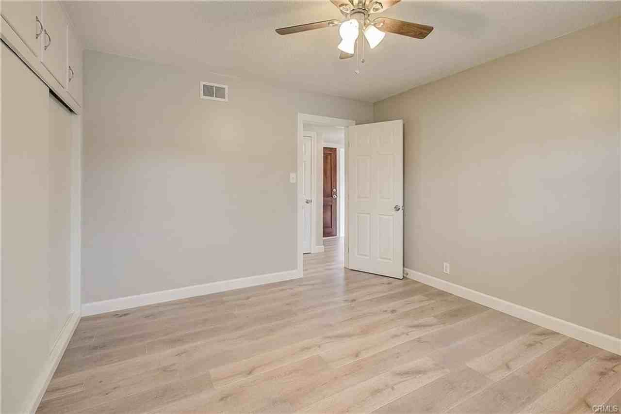 1242 E Everett Pl - Photo 7 of 18