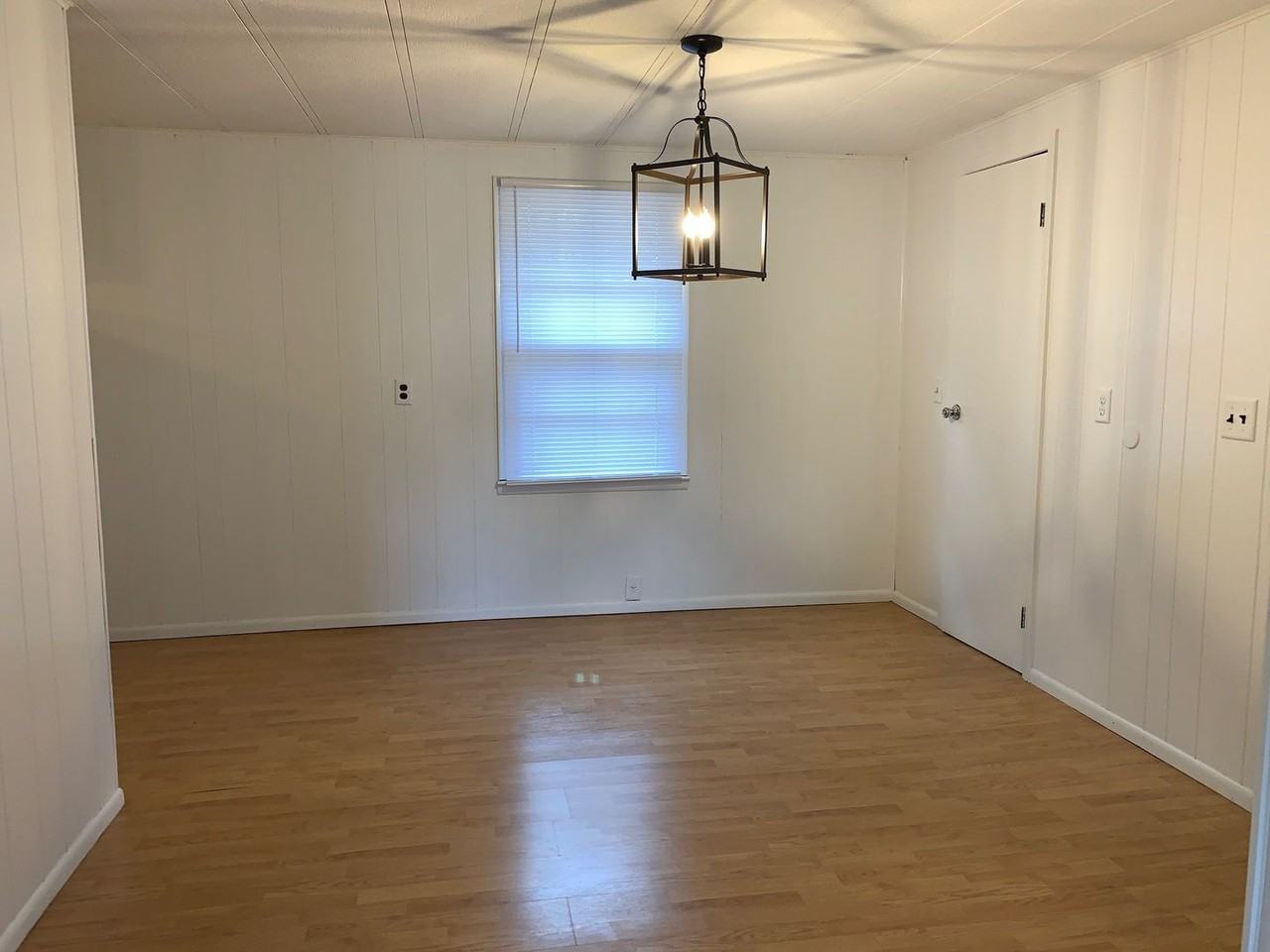 709 Lee Rd - Photo 4 of 16