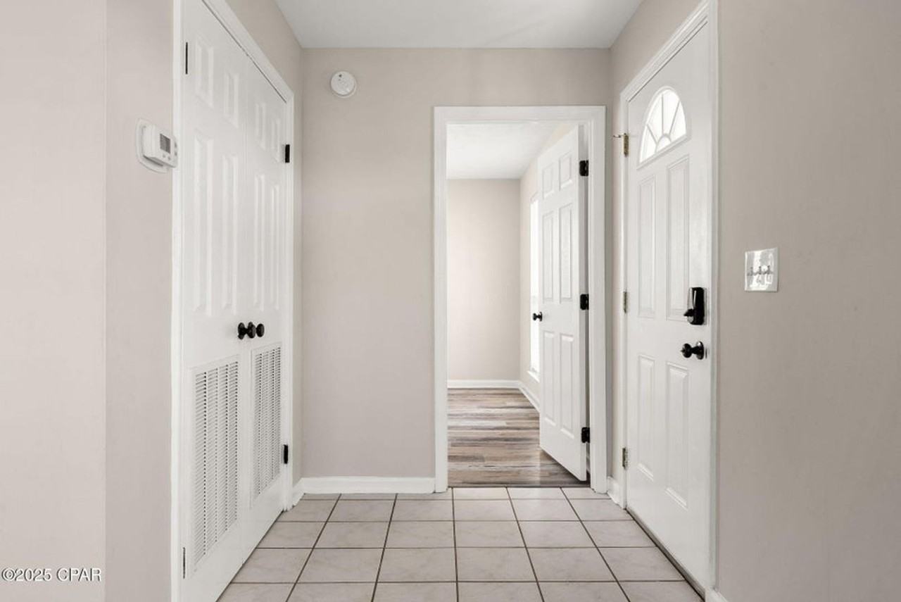 9110 Sunshine Dr - Photo 4 of 34