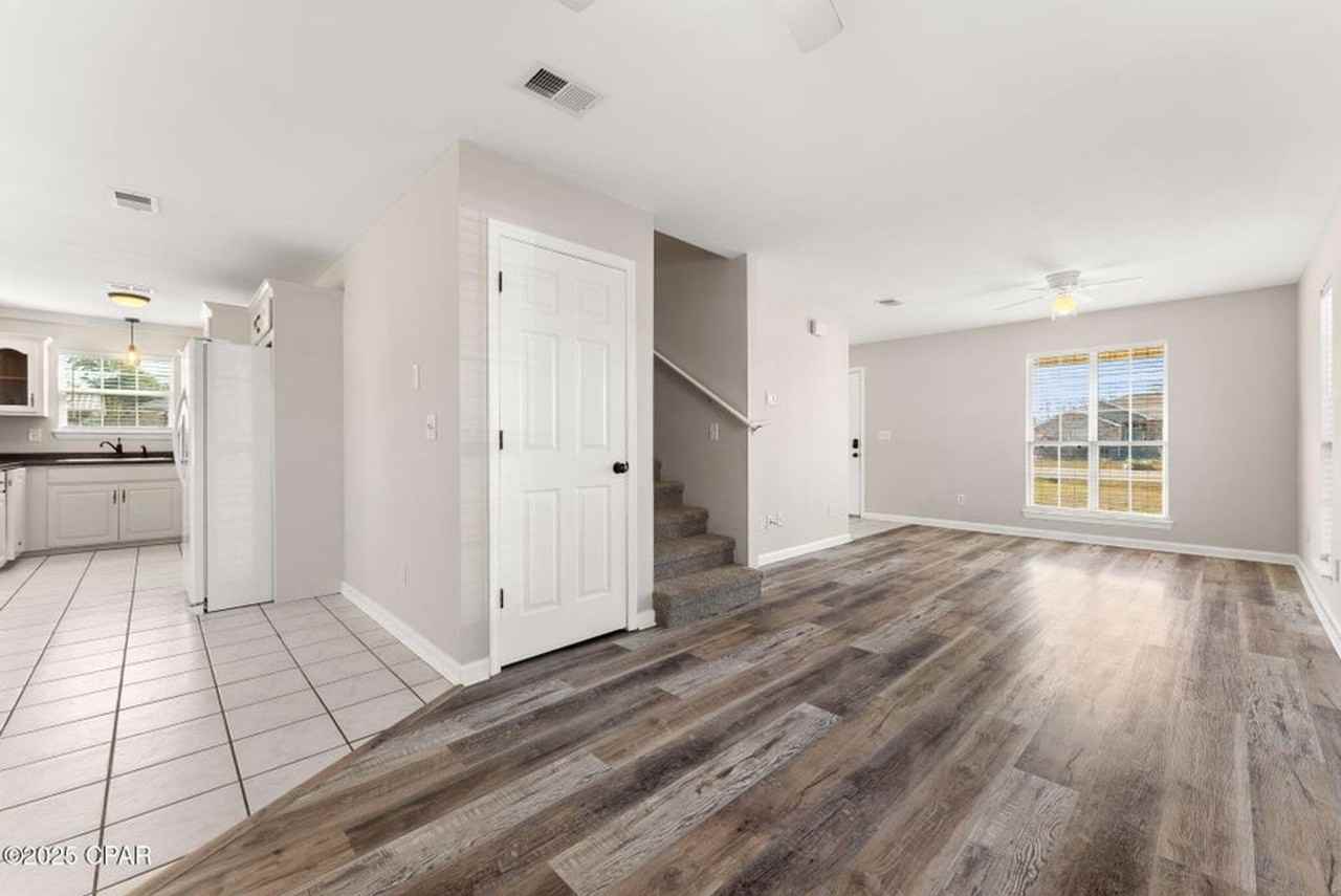 9110 Sunshine Dr - Photo 6 of 34