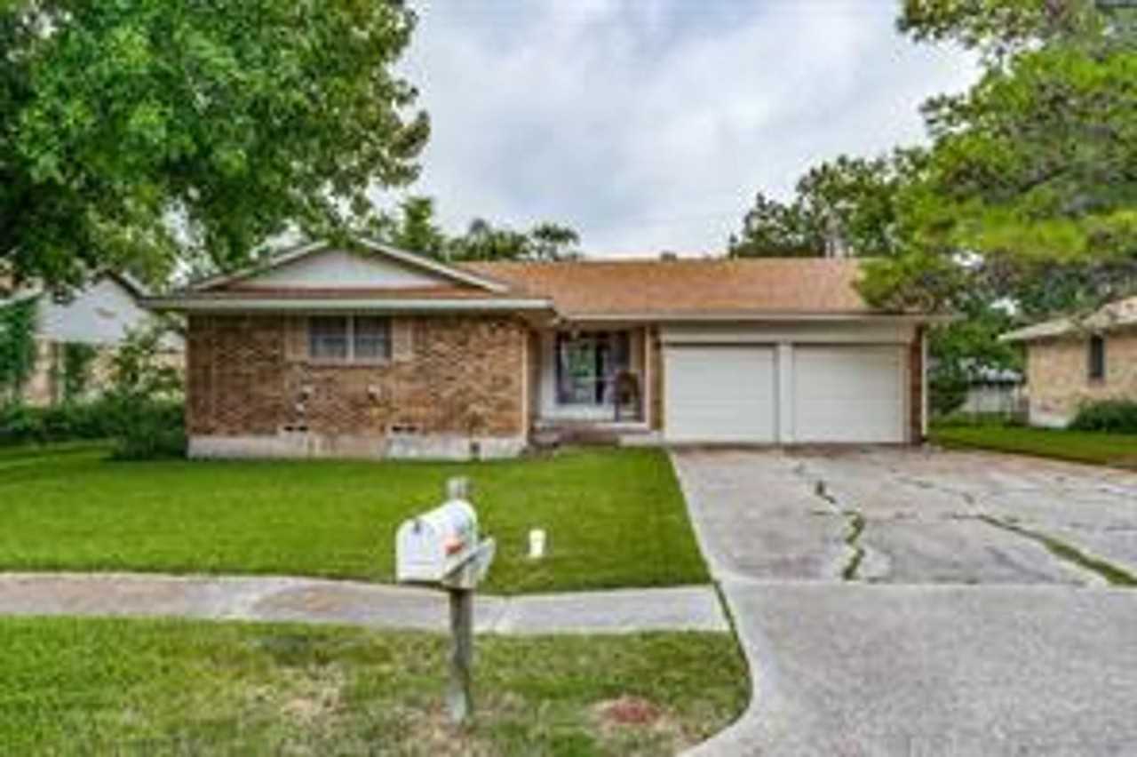 6706 Flamingo Rd - Photo 2 of 13