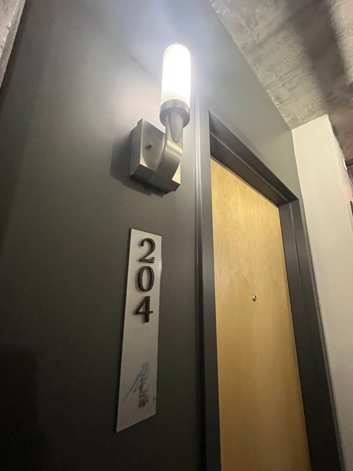 1926 W Burnside St #204 - Photo 2 of 18