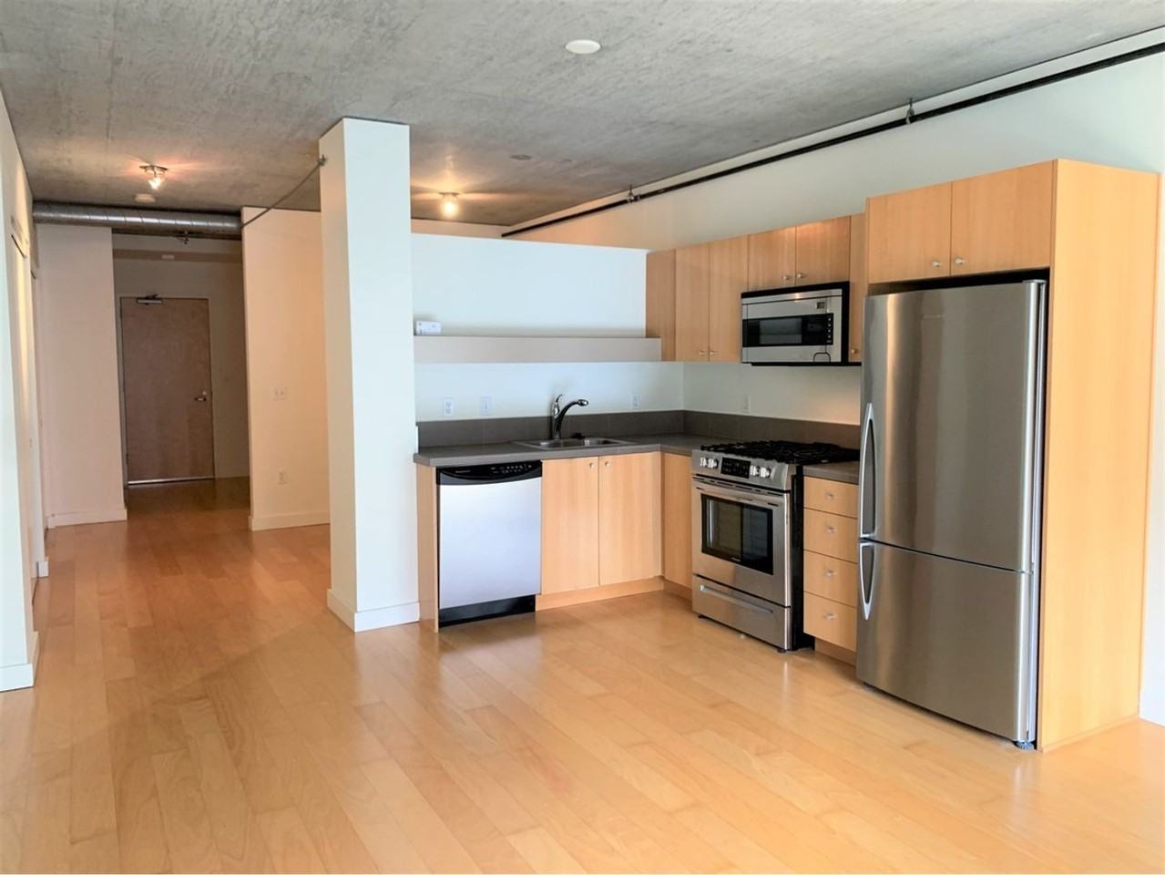 1926 W Burnside St #204 - Photo 7 of 18