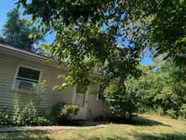 featured image of 2620 1/2 S Madison St