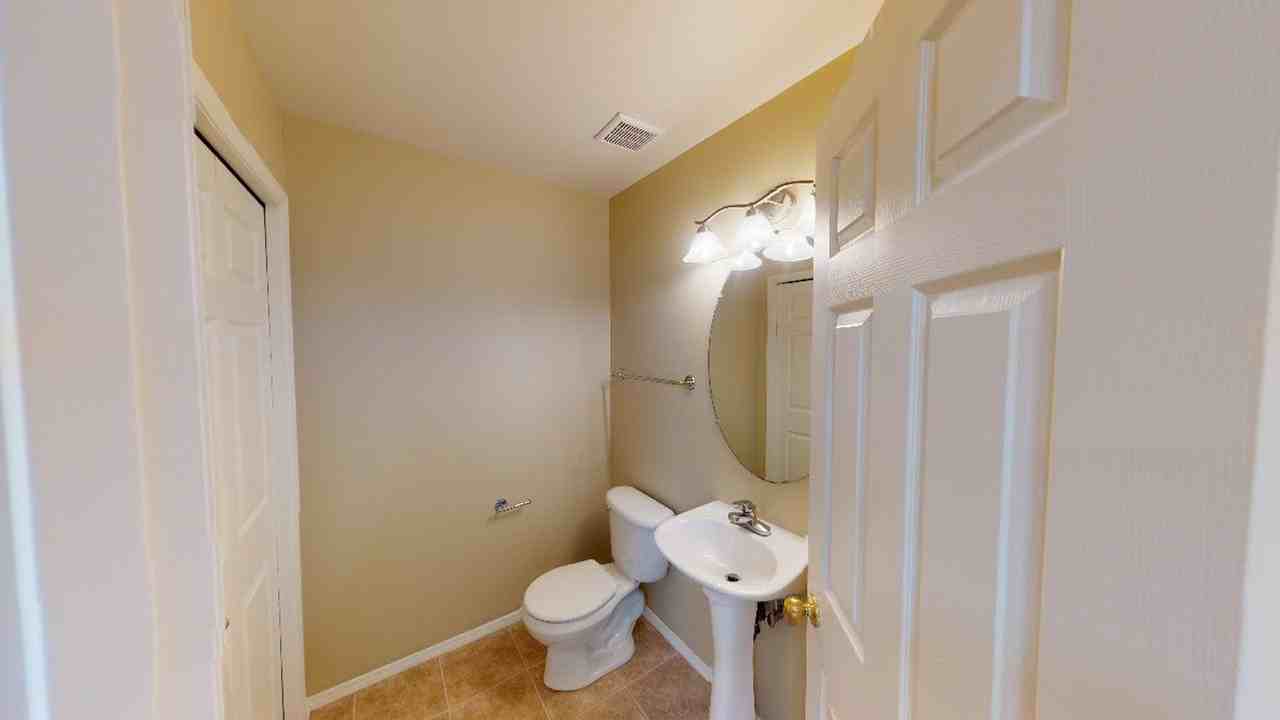 39337 Newton St - Photo 4 of 22