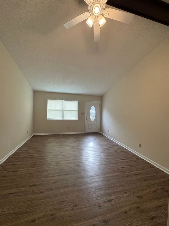 317 E Church St - Photo 3 of 11