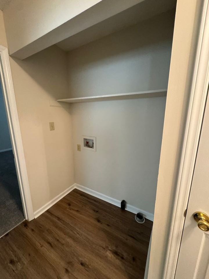 317 E Church St - Photo 7 of 11