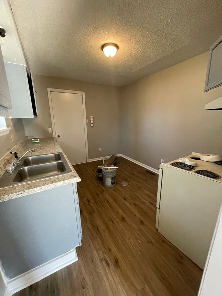 619 Shannon Ave - Photo 3 of 6