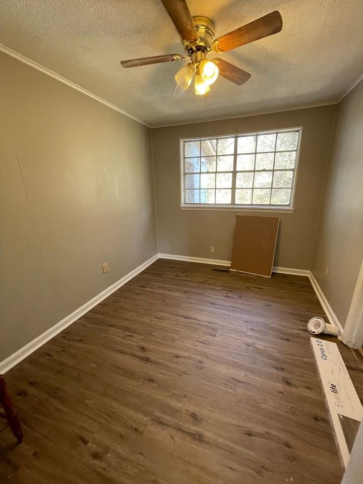 619 Shannon Ave - Photo 4 of 6