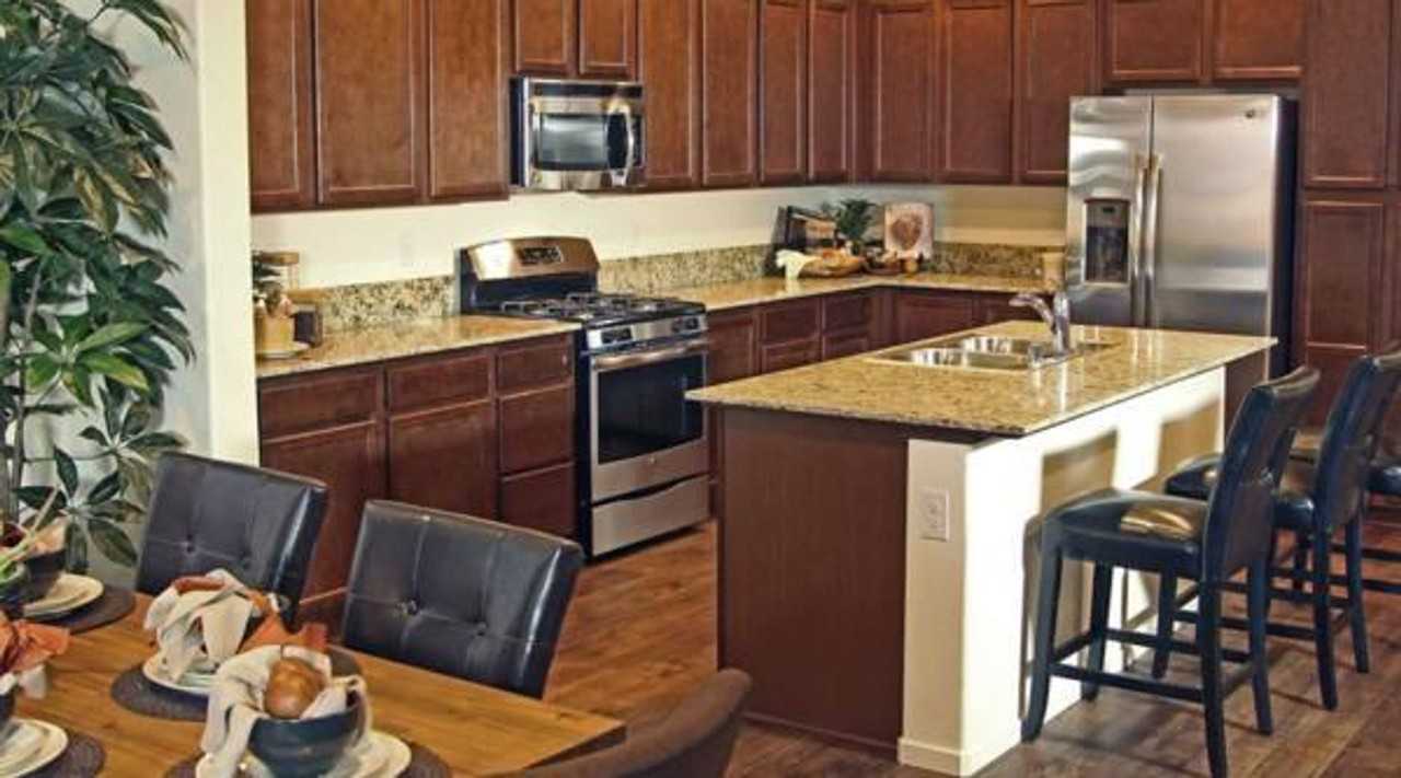 1905 Evening Shadows Dr - Photo 2 of 5