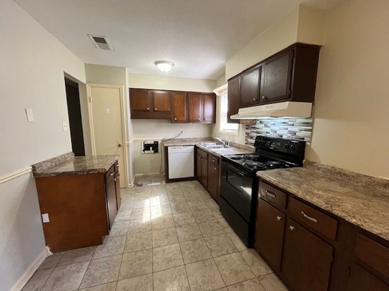 1891 Coral Hills Dr - Photo 2 of 9