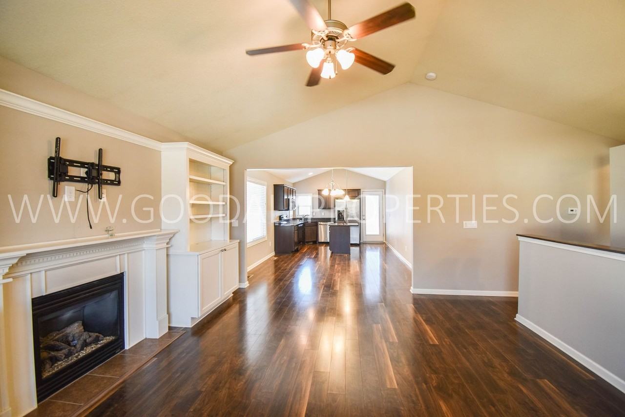 1255 Se Waddell Way - Photo 2 of 50