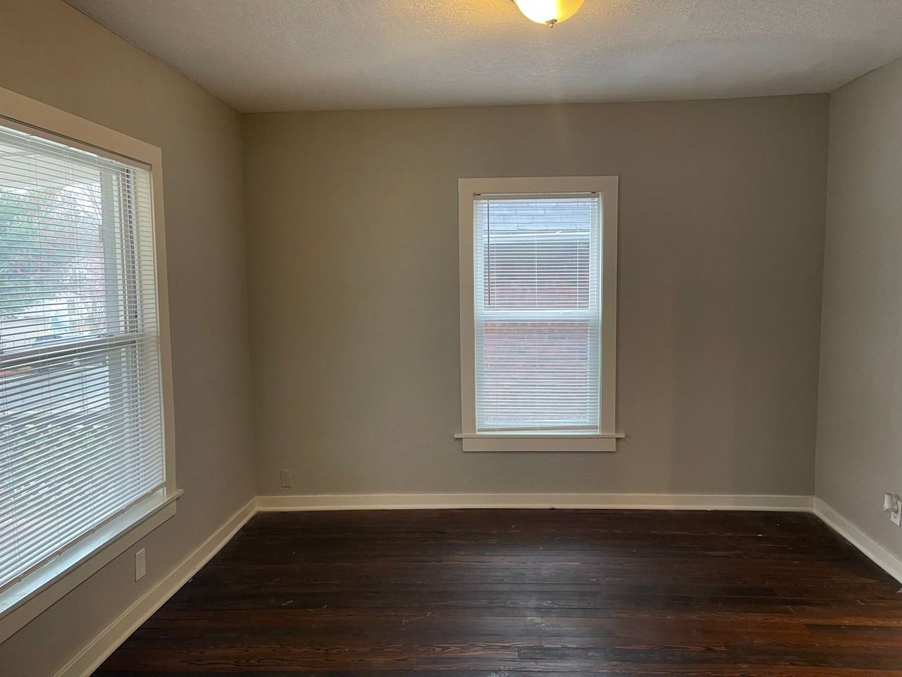 312 N Drury Ave - Photo 3 of 10